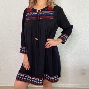 ROMEO + JULIET Couture Black embroidered Tunic Dress size M